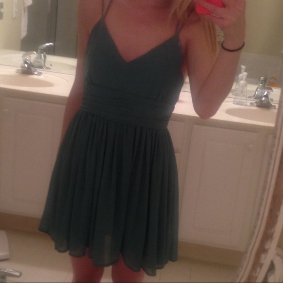 🚫SOLD🚫 NWT Size 2 - Dusty green dress - Picture 4 of 4