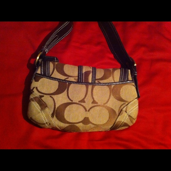 Non-Authentic Coach shoulder bag - Picture 2 of 4