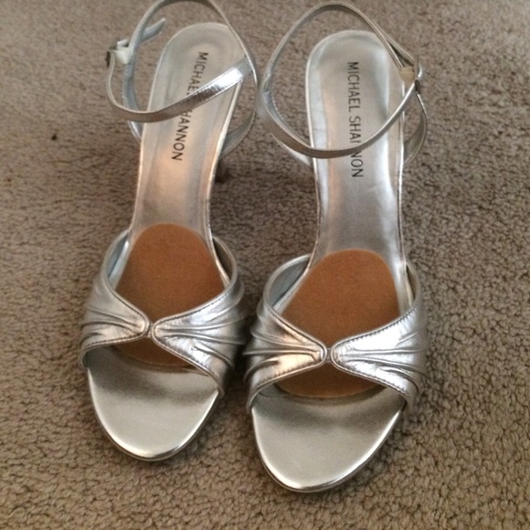 heels - Picture 2 of 2