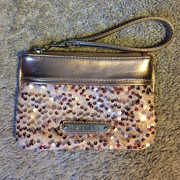 Express Handbags - BOGO 💋 Express Wristlet