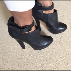 Ankle strap Bootie!!!