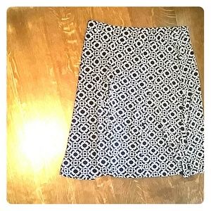 White House Black Market black and white print ski