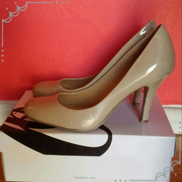 Perfect Nude Pumps