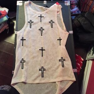 ✴️sold in bundle✴️Cream muscle tee with crosses