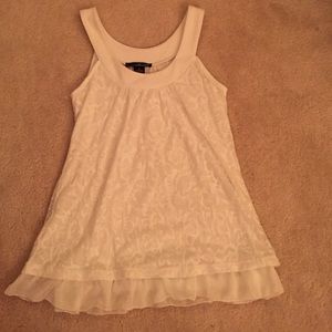 White floral pattern tank top!