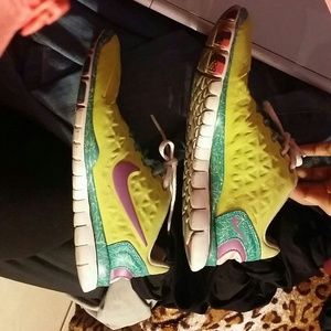 Nike free runs