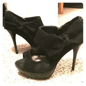 black bow open toe heel