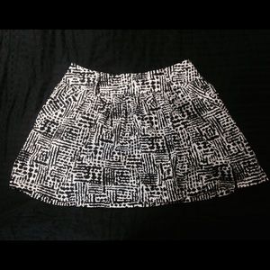 Black and white forever 21 skirt