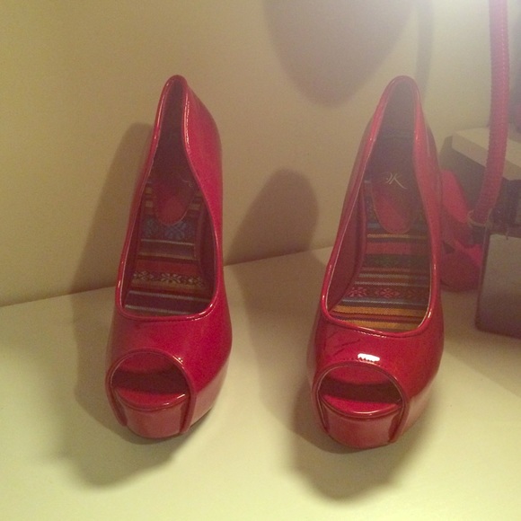 Red  size 5 heels
