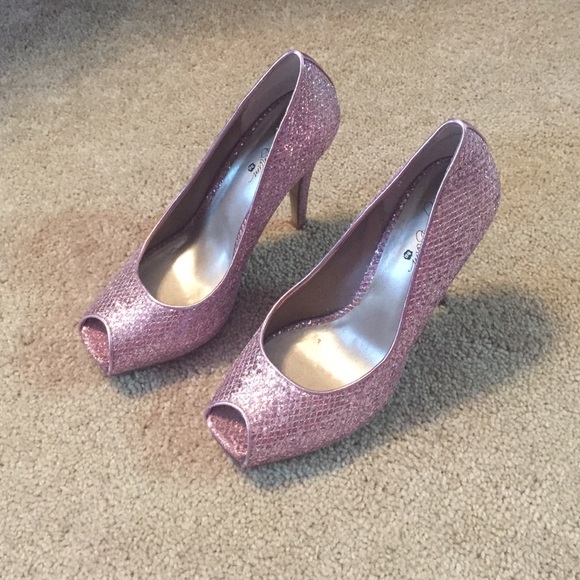Sequin pink BP pumps
