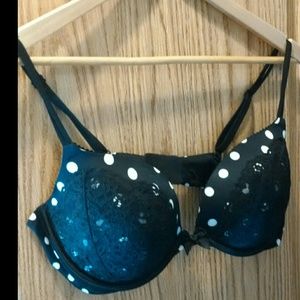 Victoria Secret Sexy pushup bra!!