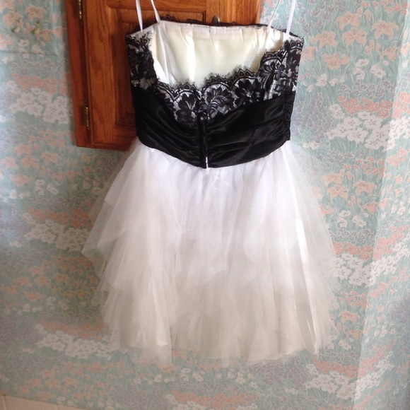 Prom dress - Picture 2 of 2