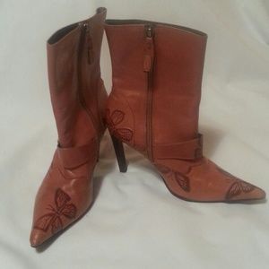 Very unique Schultz boots