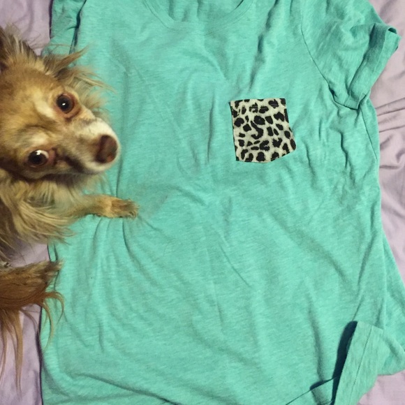 VS pink shirt