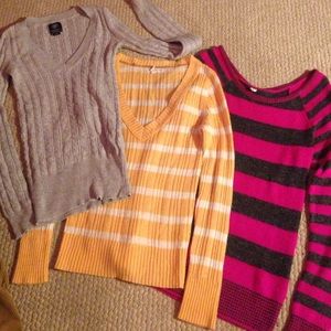 ‼️3 Sweaters Bundle‼️