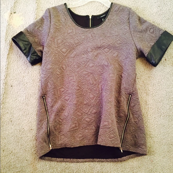 Grey and black top - Picture 1 of 3