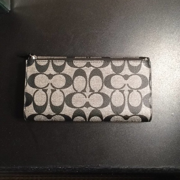 Coach Wallet - Picture 3 of 4