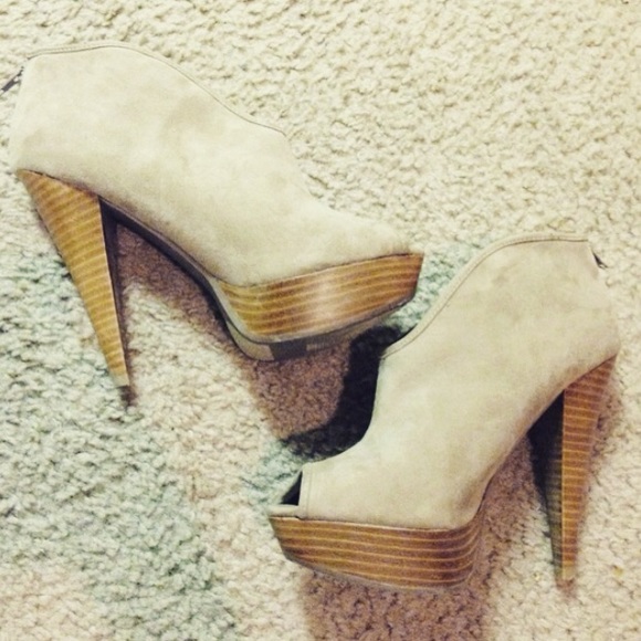 Suede Boots - Picture 2 of 4
