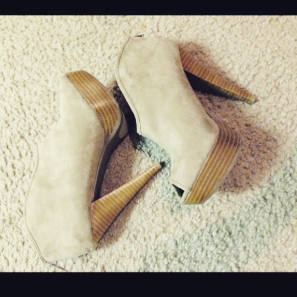 Suede Boots - Picture 3 of 4