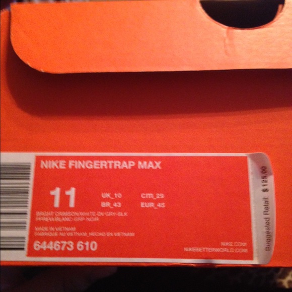 Nike - Picture 2 of 3