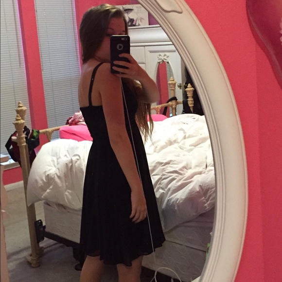 black chiffon dress - Picture 2 of 3