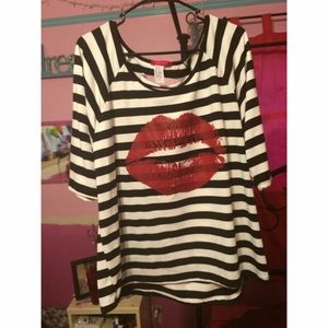 🌸2 blouses and a distressed jean jacket 🌸