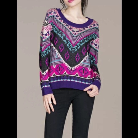 💮NWOT! Long Sleeve Geometric Print Sweater