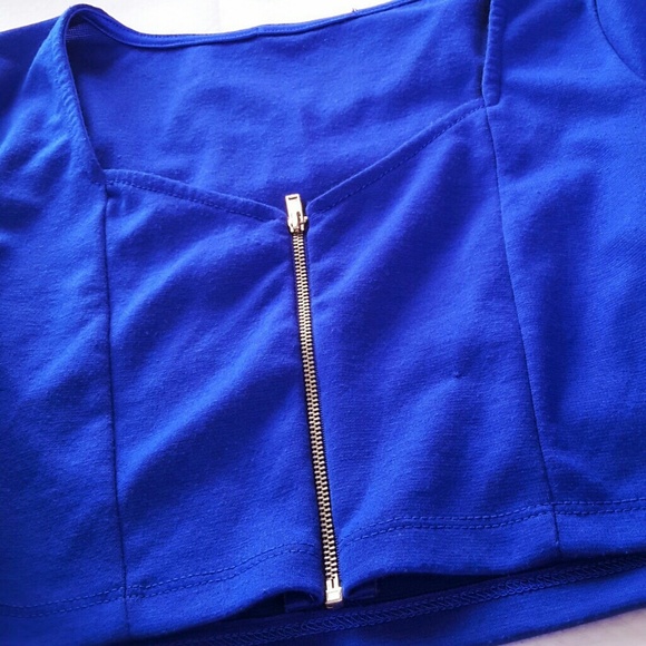 Crop top: SOLD - Picture 3 of 3