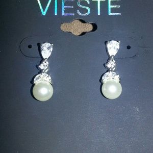 Pearl drop earrings