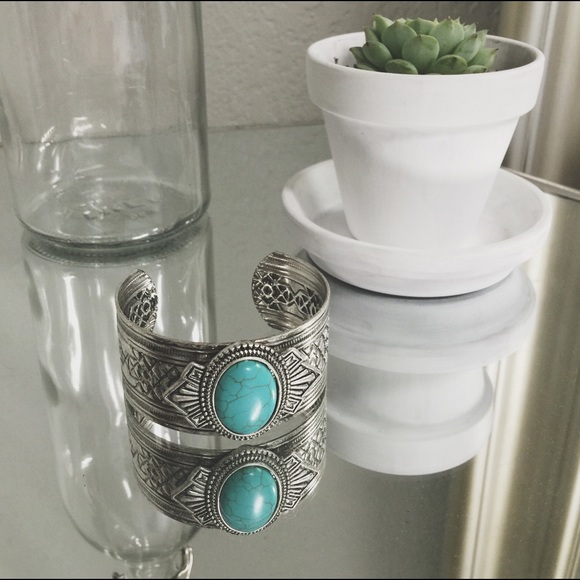 SOLD!!! NATIVE WINDS CUFF - Picture 2 of 2