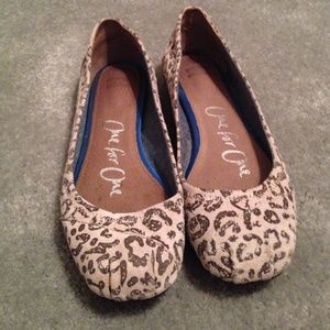 TOMS ballet flats