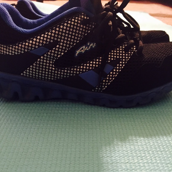 Running sneakers - Picture 2 of 4
