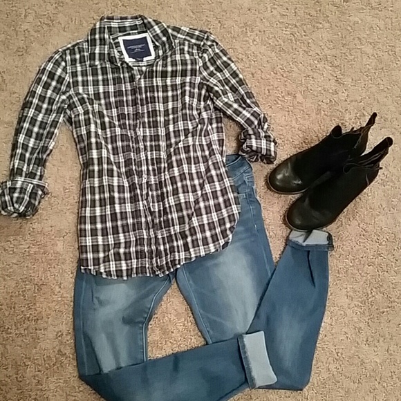 American Eagle plaid button down