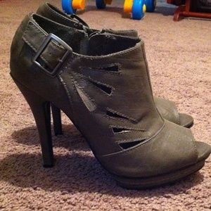 DollHouse  booties