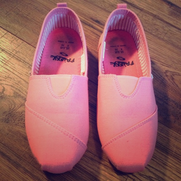 Pink Frisky's🌸