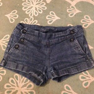 Super cute three button up shorts