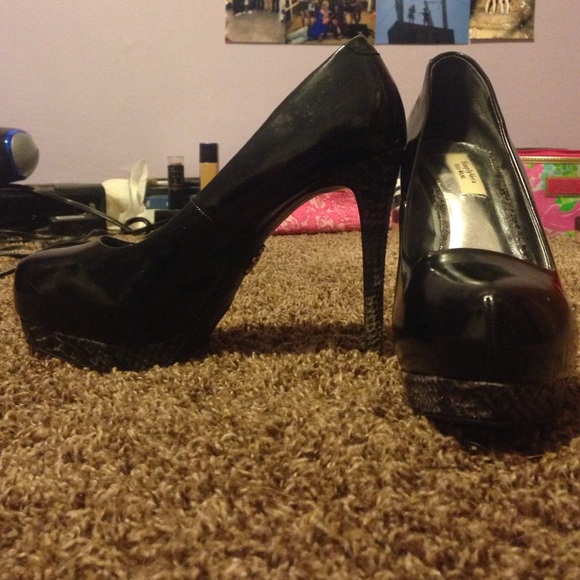 SV Melrose black heels.