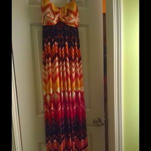 Perfect for a tropical vacation! Beautiful dress!