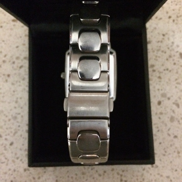 Kenneth Cole Watch - Picture 2 of 4