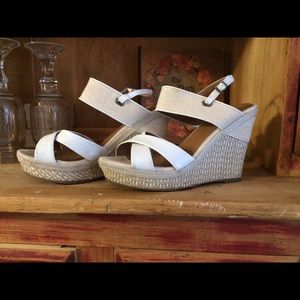 Wedge shoes