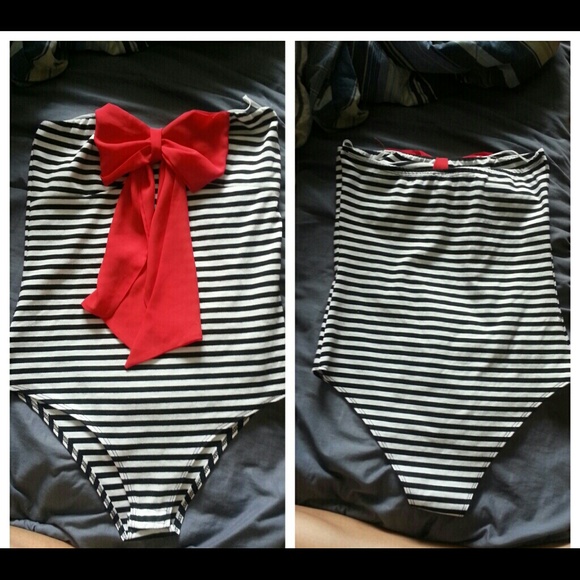 Strapless bodysuit