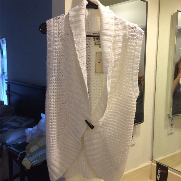 Sweater vest
