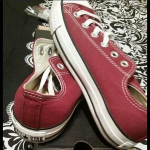 !!!!! SALEEEE!!!! Burgundy chucks