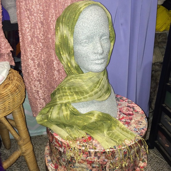 TRADED in BUNDLE Tie-Dye Metallic Scarf (New) - Picture 2 of 3