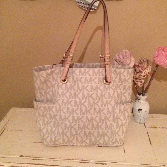 Michael Kors purse