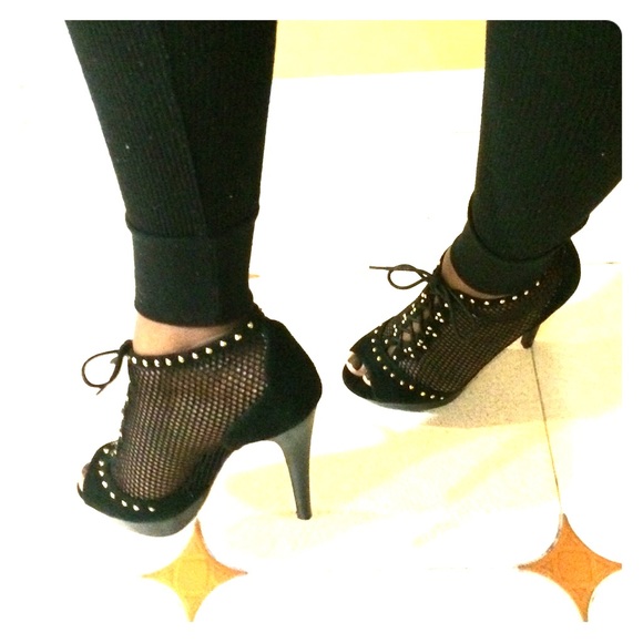 Women's black mesh studded peep toe platform heel