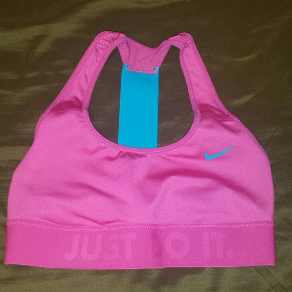 NIKE Sports Bra NWOT