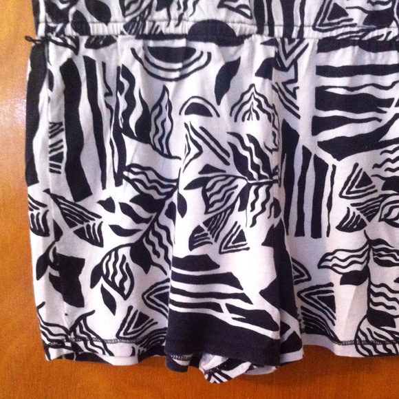 Girls Black and White Forever 21 romper - Picture 2 of 4