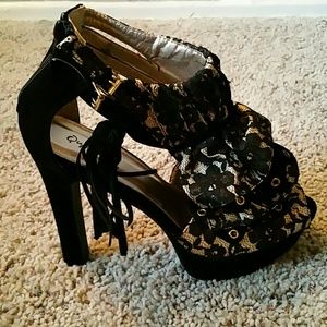 Qupid Velvet and lace shoe