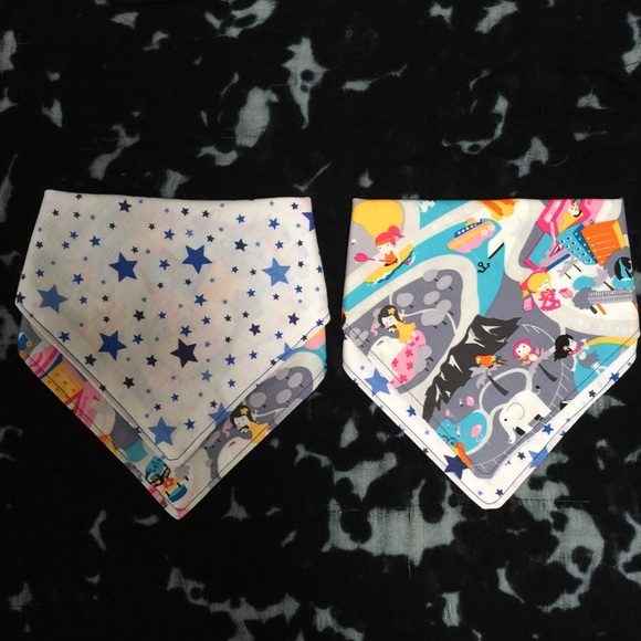 Reversible Bandana Bib - Picture 1 of 4